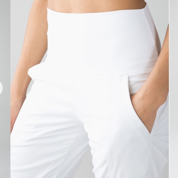 Lululemon in flux crop joggers - Picture 1 of 11